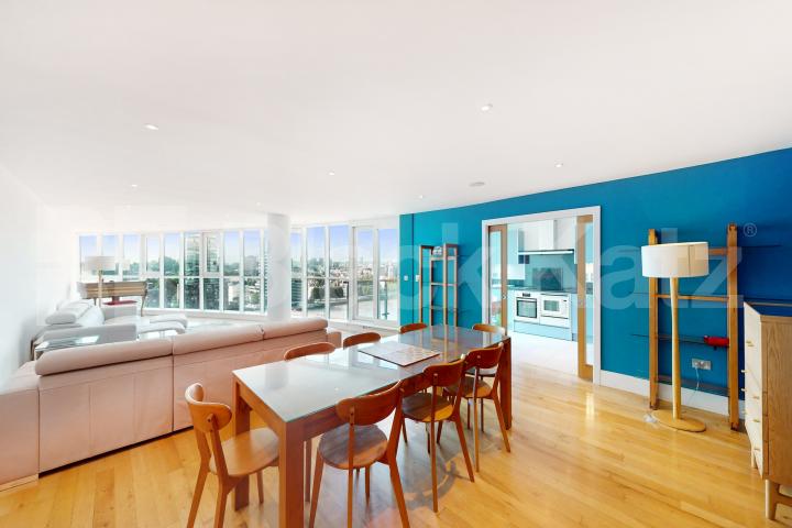 Stunning 3 bed 3 bath overlooking the Thames Flagstaff House St George Wharf, Vauxhall